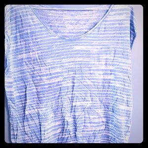 XL Gap Blue & White Distressed Tshirt